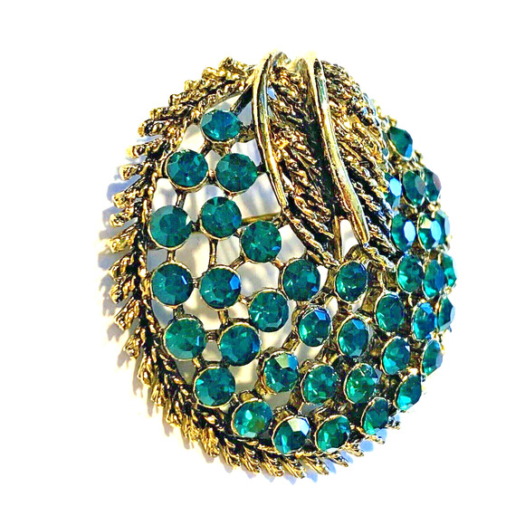 Vintage Brooch Goldtone & Green Rhinestones Mid Century Round Signed Weiss? - Picture 2 of 7